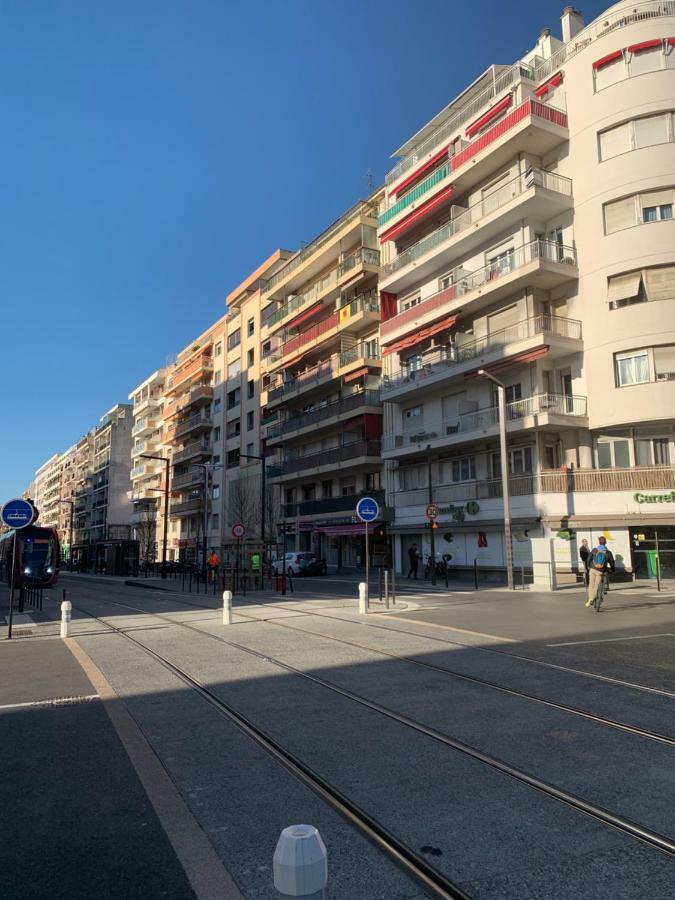 City Apartment Promenade Nisa Exterior foto